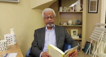 نویسنده‌ای که گریخت و نوبل برد