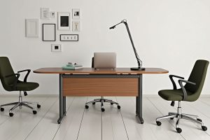 راهنمای انتخاب صحیح ارتفاع استاندارد میز کارشناسی