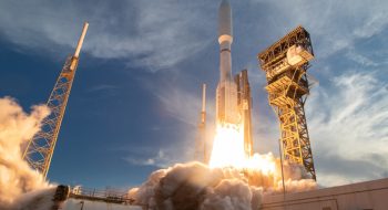 یک موشک پرتاب دوشنبه شب ممکن است سرانجام پاسخ آمازون را به Starlink آغاز کند