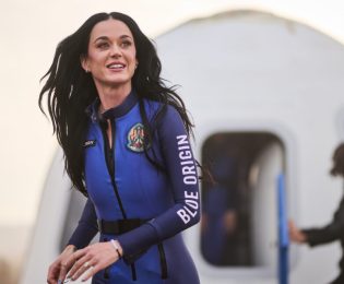 گزارش موشک: Rocket Daytona دوباره به تأخیر افتاد. باهاما به SpaceX می گوید که نگه دارد