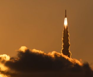 به نظر می رسد پنتاگون با تاخیر در موشک ULA تغذیه می شود