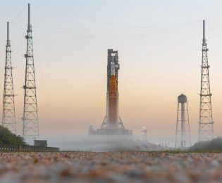 بودجه کاخ سفید به دنبال پایان دادن به برنامه های SLS ، Orion و Lunar Gateway است