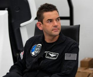 ترامپ نامزدی اسحاقن را برای فضا می کشد. منبع: “ناسا f *** ed است”